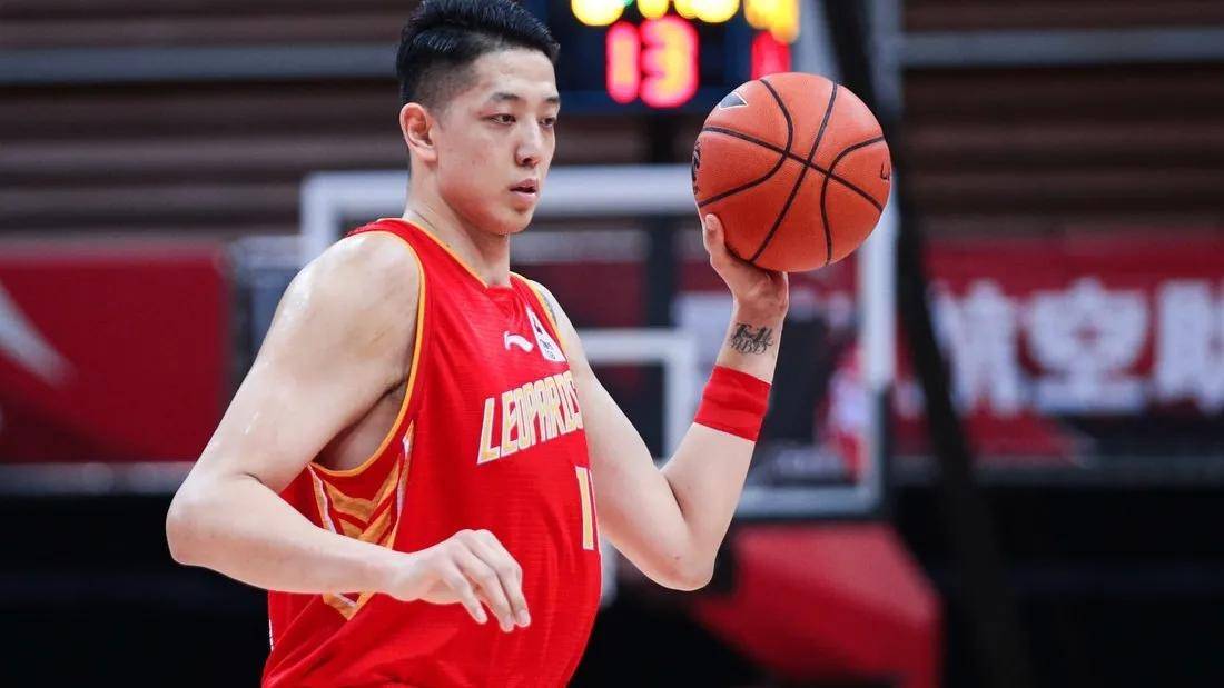 九游官网首页上海海港围绕CBA常规赛调整名单里程碑夜浙江队篮板制胜，费耶诺德迎英超关键赛看傻球迷的简单介绍