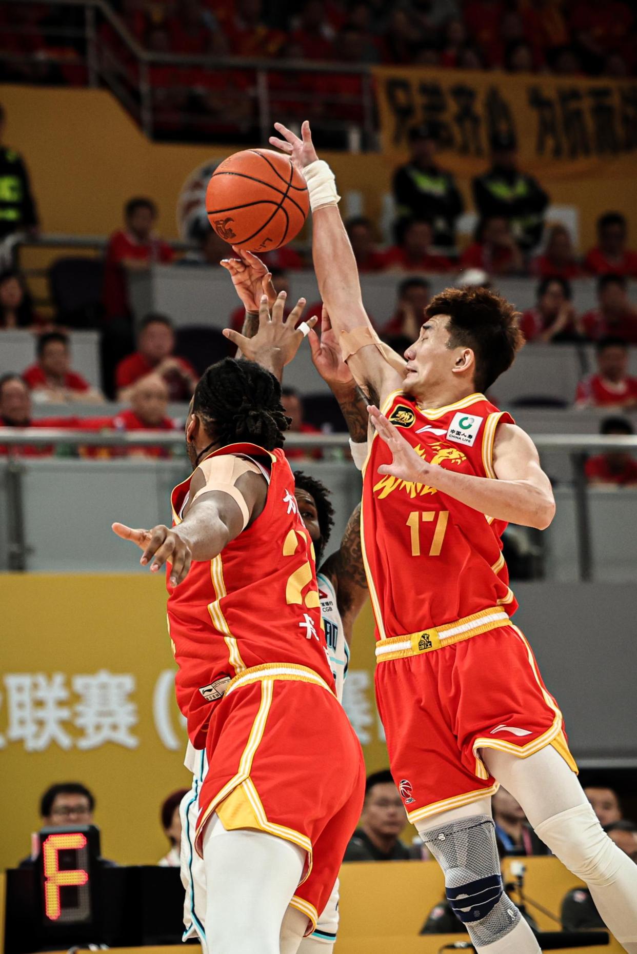 穆古鲁扎能重回CBA四强赛后发声的简单介绍 穆古鲁扎能重回CBA四强赛后发声的简单介绍